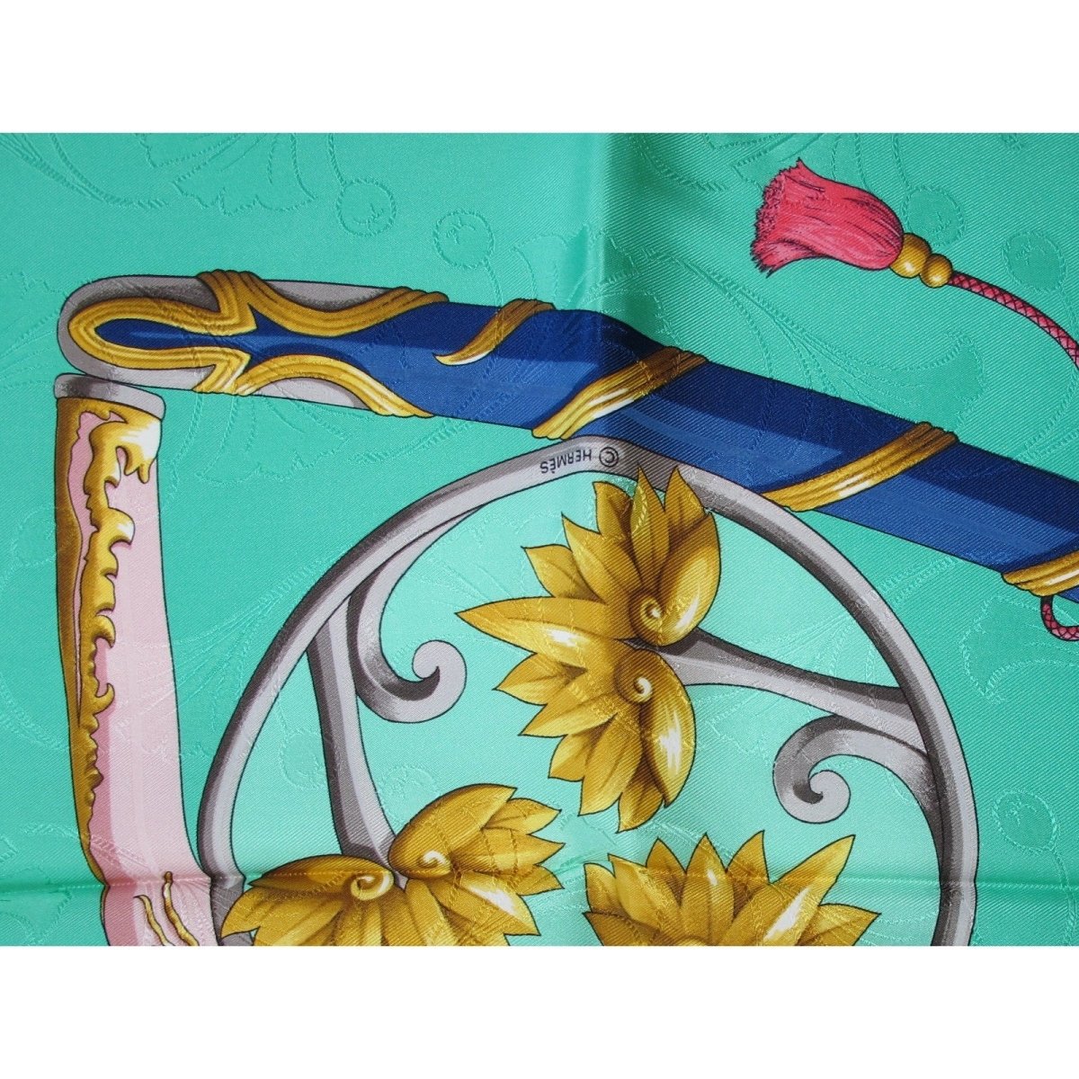 Hermes Princes du Soleil Levant Jacquard of Ginkgo Leaves Twill 90