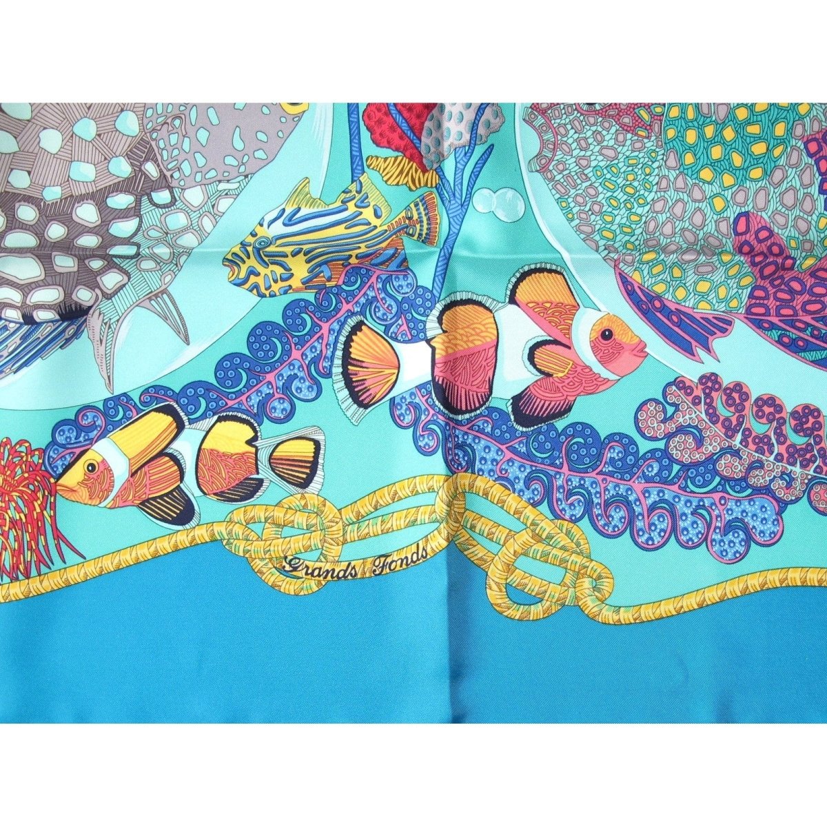 Hermes Grands Fonds Blanc Matte Overlay Twill 90 Scarf
