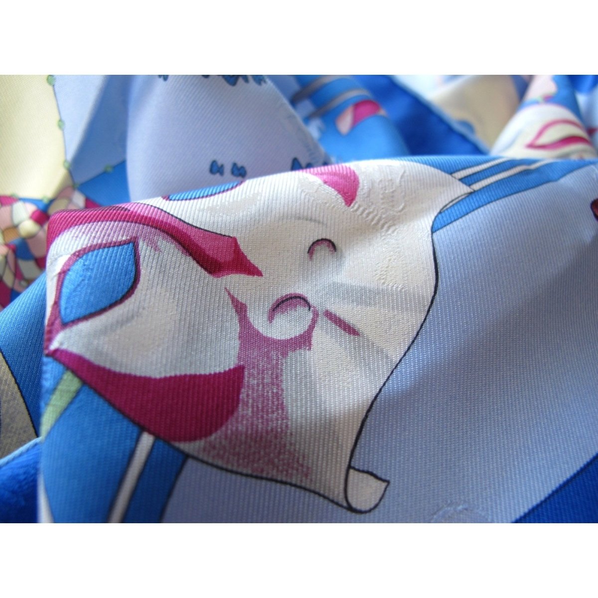 Hermes Le Carnaval de Venise First Issue Jacquard Weave of Mandolins Twill 90