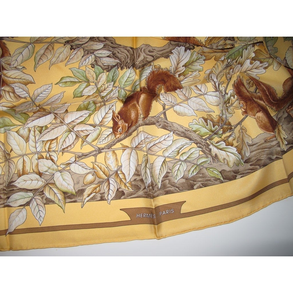 Hermes 1997 Banane/Olive Casse-Noisette by Antoine de Jacquelot Twill 90, New! - poupishop