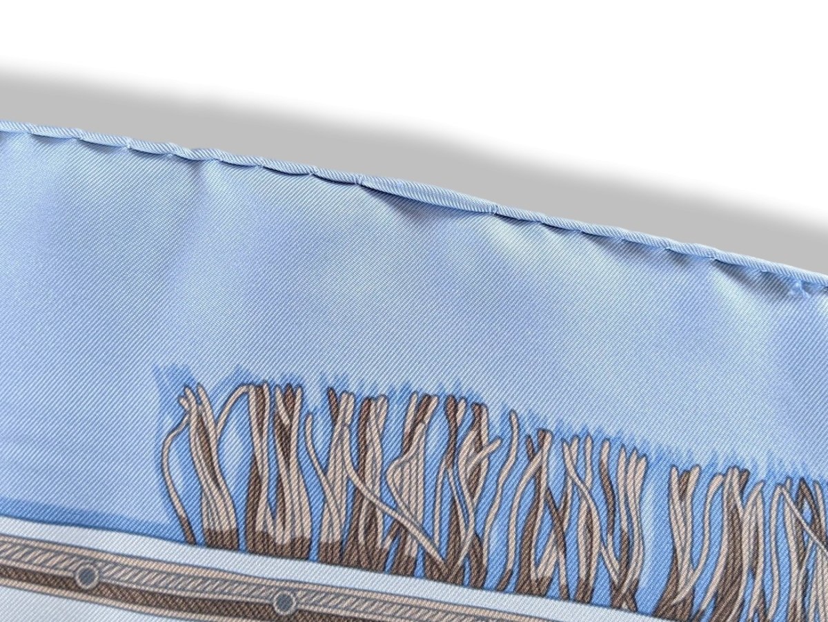 Hermes 1997 Ciel/Blanc/Bleu LES PLAISIRS DU FROID by Hugo Grygkar Twill Silk 90