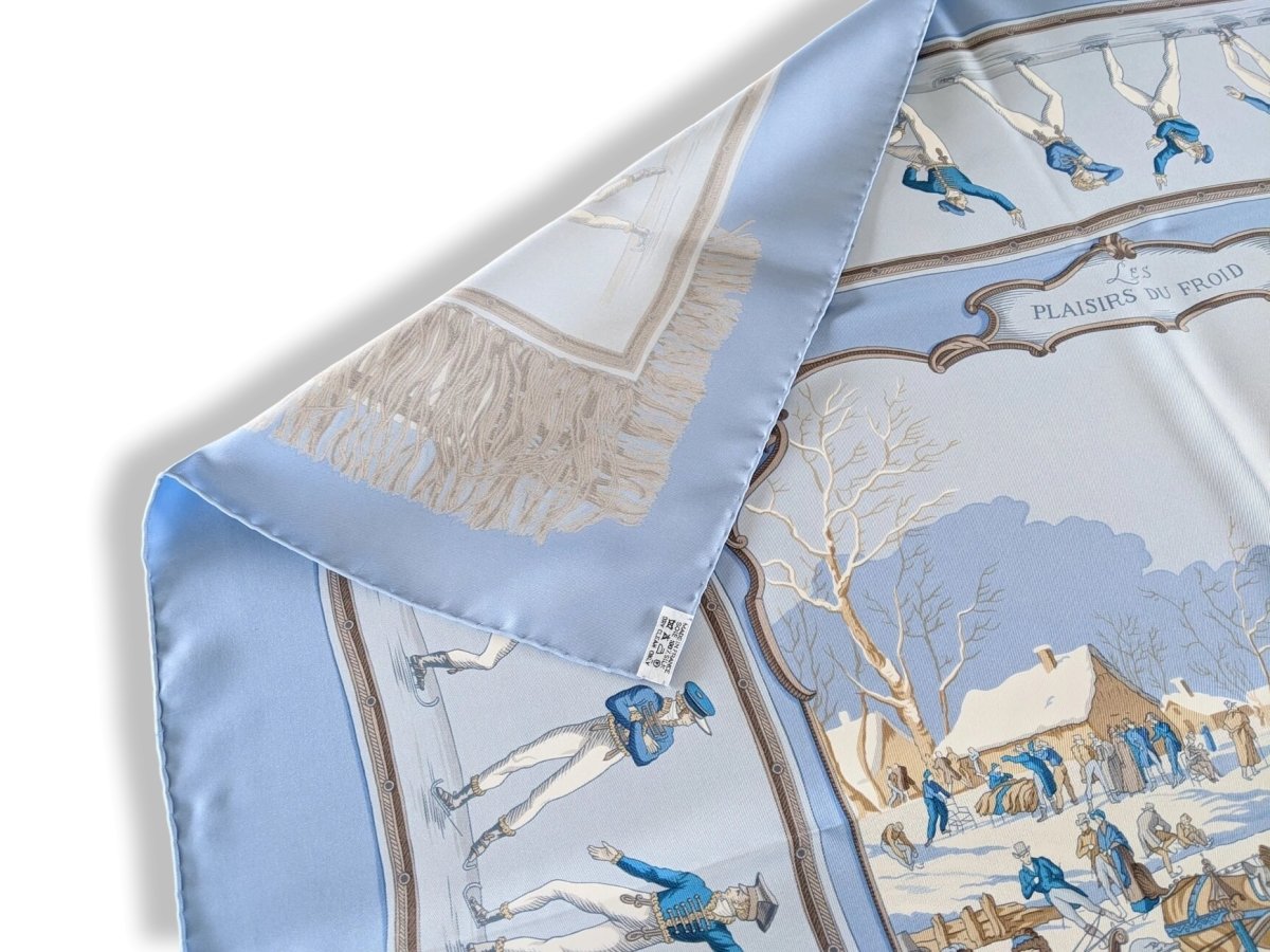 Hermes 1997 Ciel/Blanc/Bleu LES PLAISIRS DU FROID by Hugo Grygkar Twill Silk 90