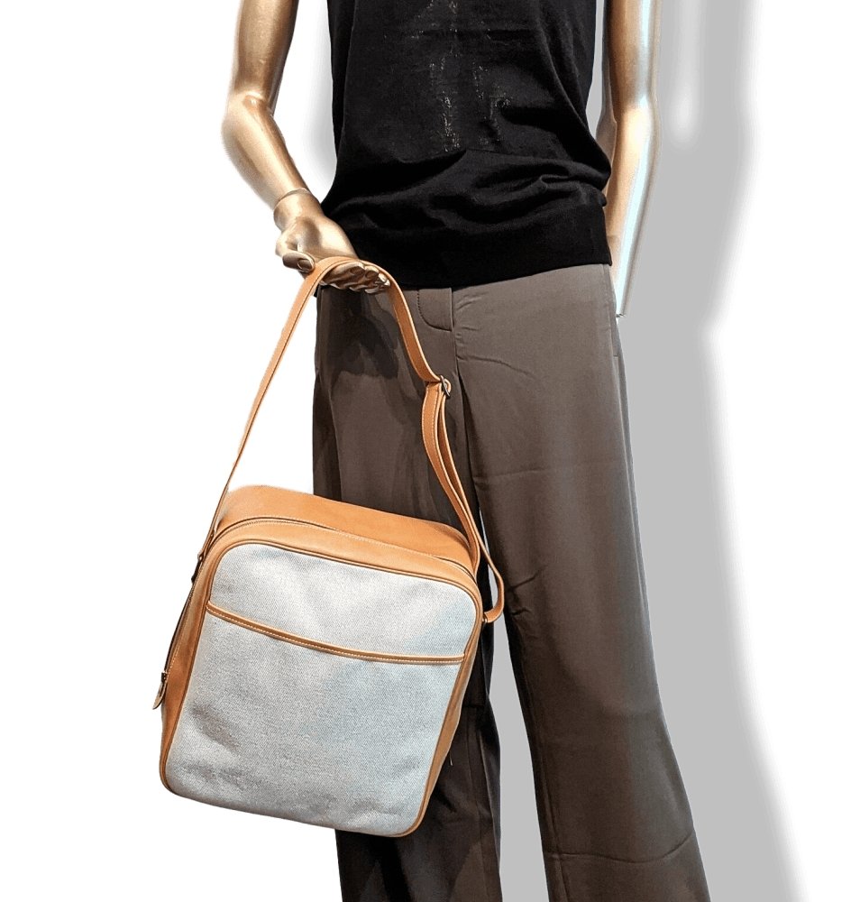 Hermes 1997 Natural Canvas and Leather VICTORIA CROSSBODY Travel Week-end Train Bag, Superb condition in Dustbag! - poupishop