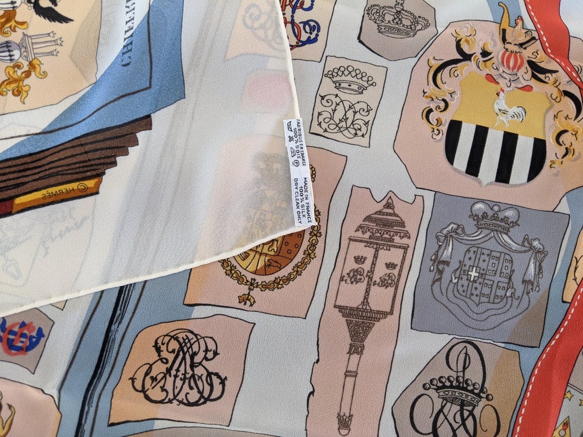 Hermes 1998 Blanc/Multi CHIFFRES ET MONOGRAMMES - ANNEE 1886 by Lise Coutin Crepe of Silk 90, Mint!