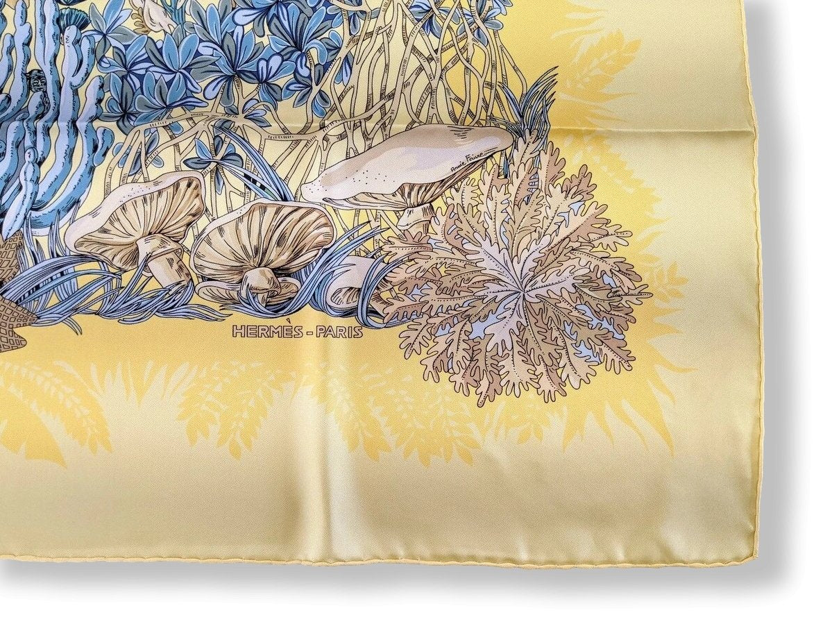 Hermes 1998 Jaune/Bleu/Jaune Pâle L'ILE DESERTE by Annie Faivre Twill Carre 90, Mint!