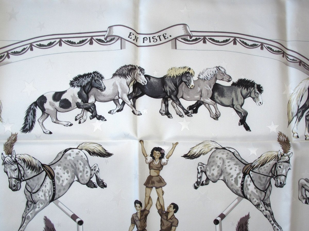 Hermes En piste Jacquard of Stars Silk with Overlay Twill 90