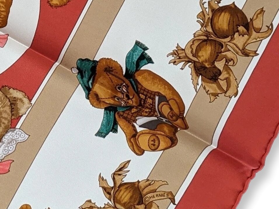 Hermes 2000s Rouge/Creme CONFIDENTS DES COEURS by Loic Dubigeon Teddy Twill Gavroche Pocket Scarf 42cm, BNWTIB!