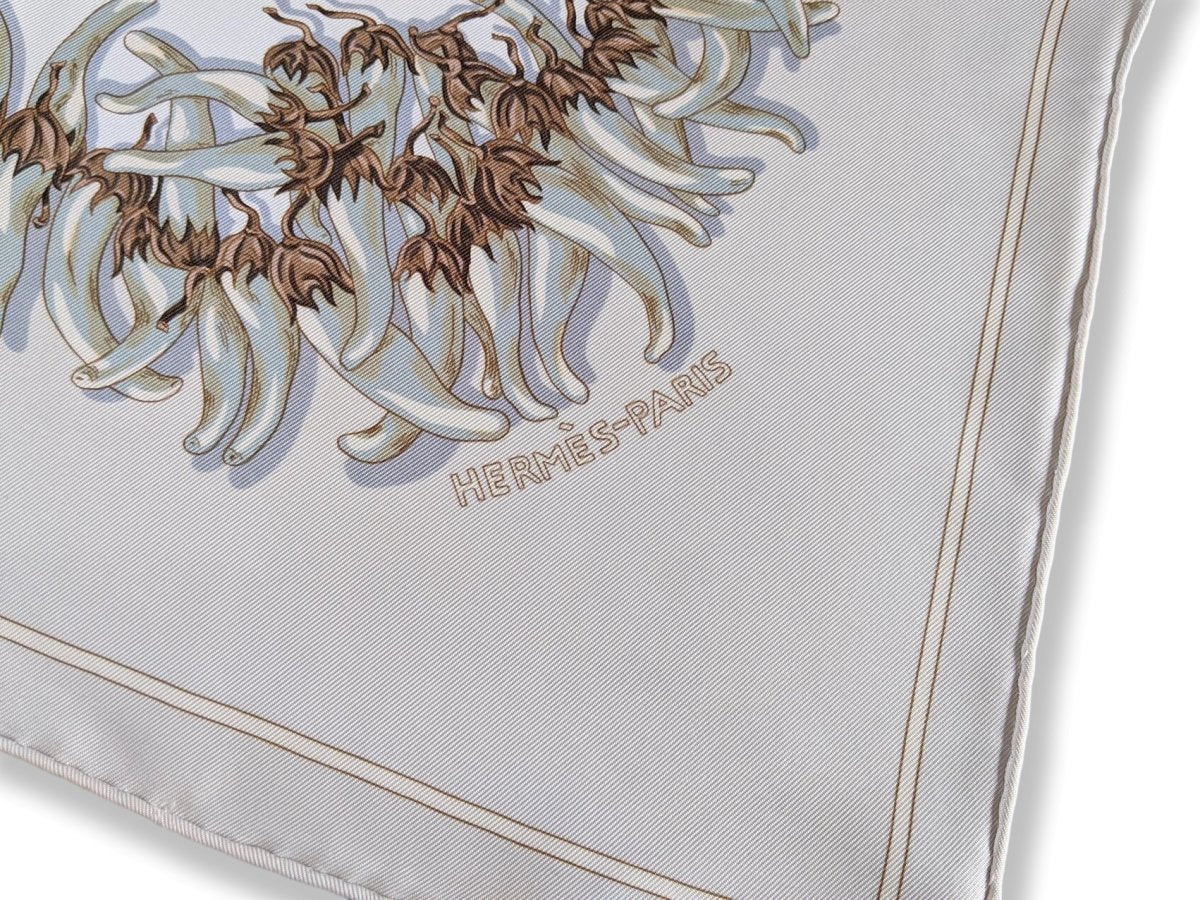 Hermes 2001 Beige White AU PAYS DES EPICES by Annie Faivre Twill 9O