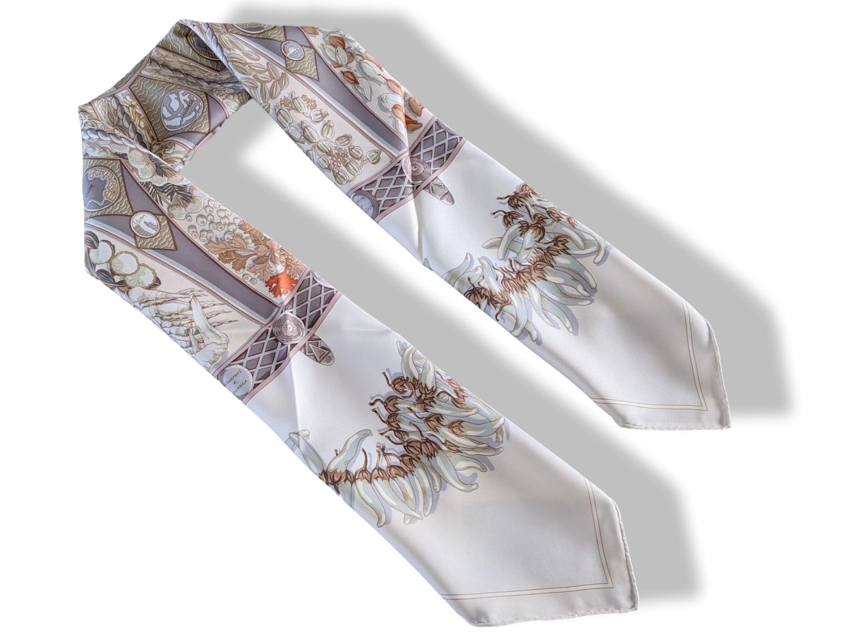 Hermes 2001 Beige White AU PAYS DES EPICES by Annie Faivre Twill 9O