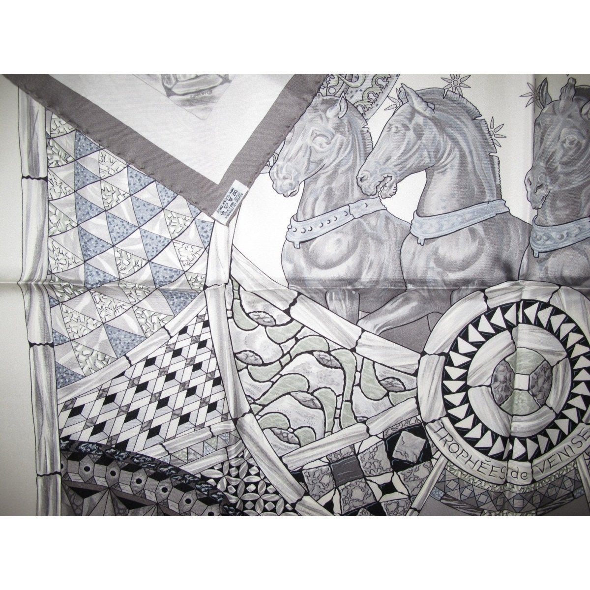 Hermes Trophees de Venise by Julia Abadie Twill 90
