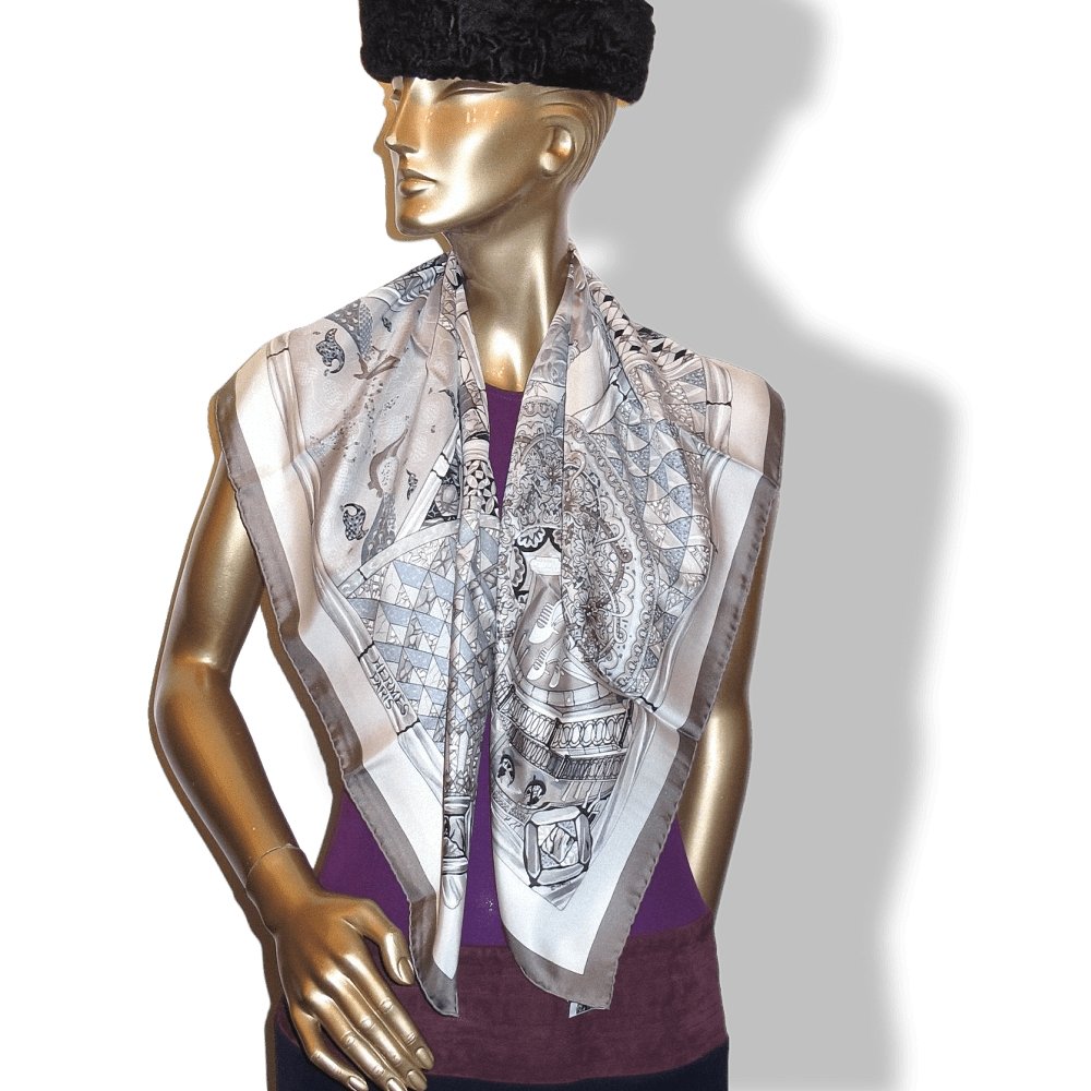 Hermes Trophees de Venise by Julia Abadie Twill 90