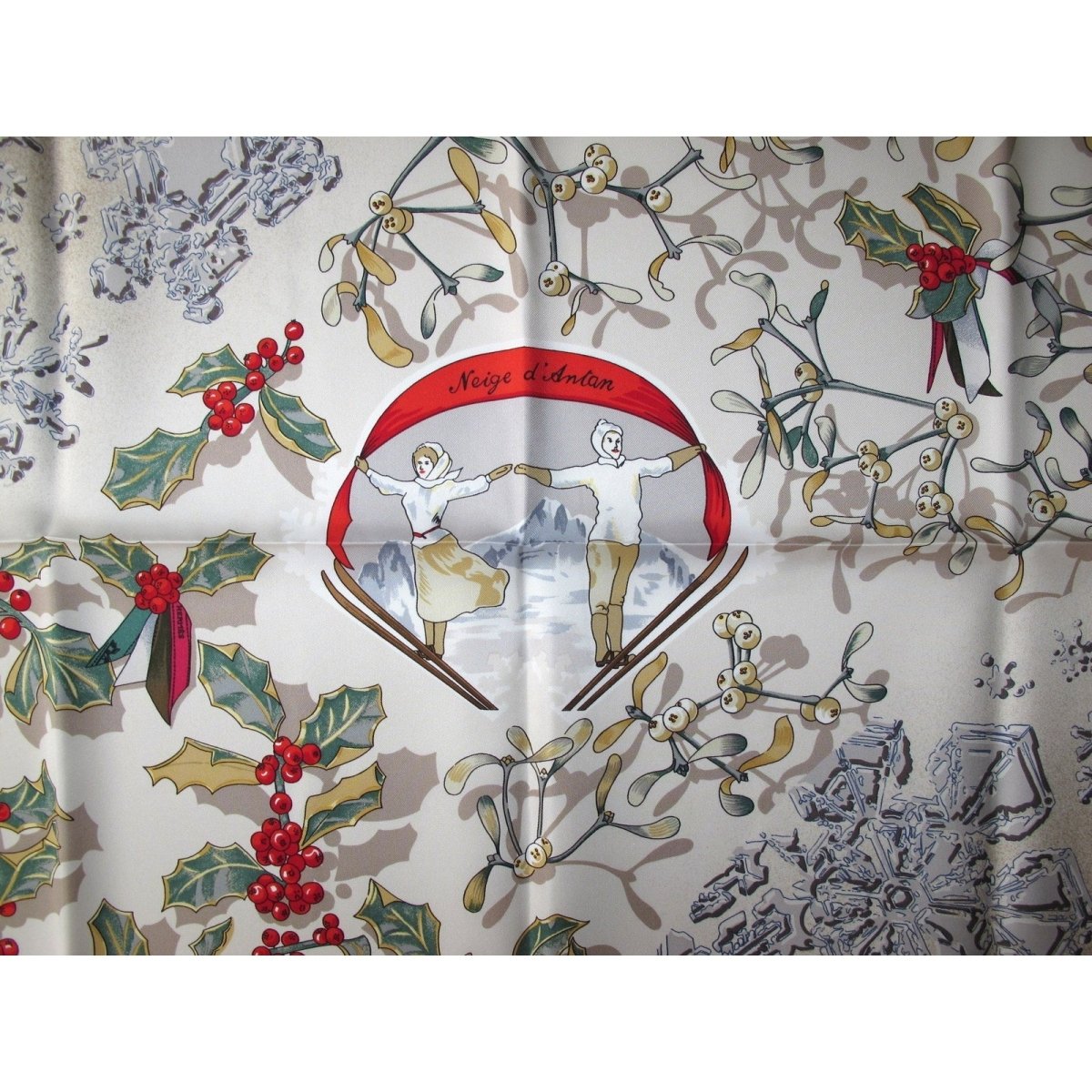 Hermes Neige D'Antan Blanc Matt Overprint Crispy Silk Twill 90