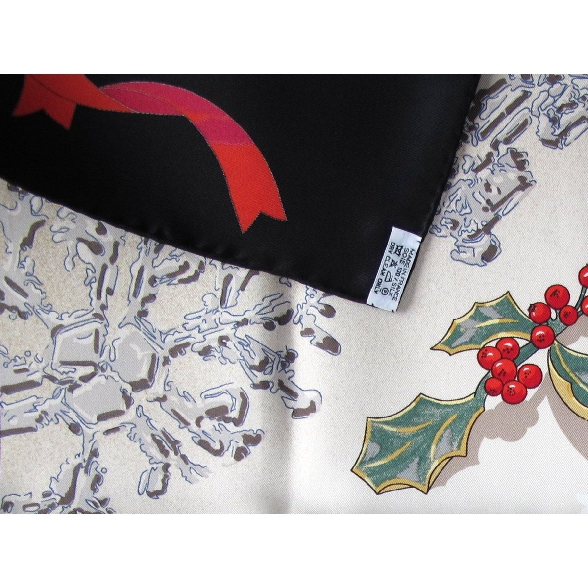 Hermes Neige D'Antan Blanc Matt Overprint Crispy Silk Twill 90