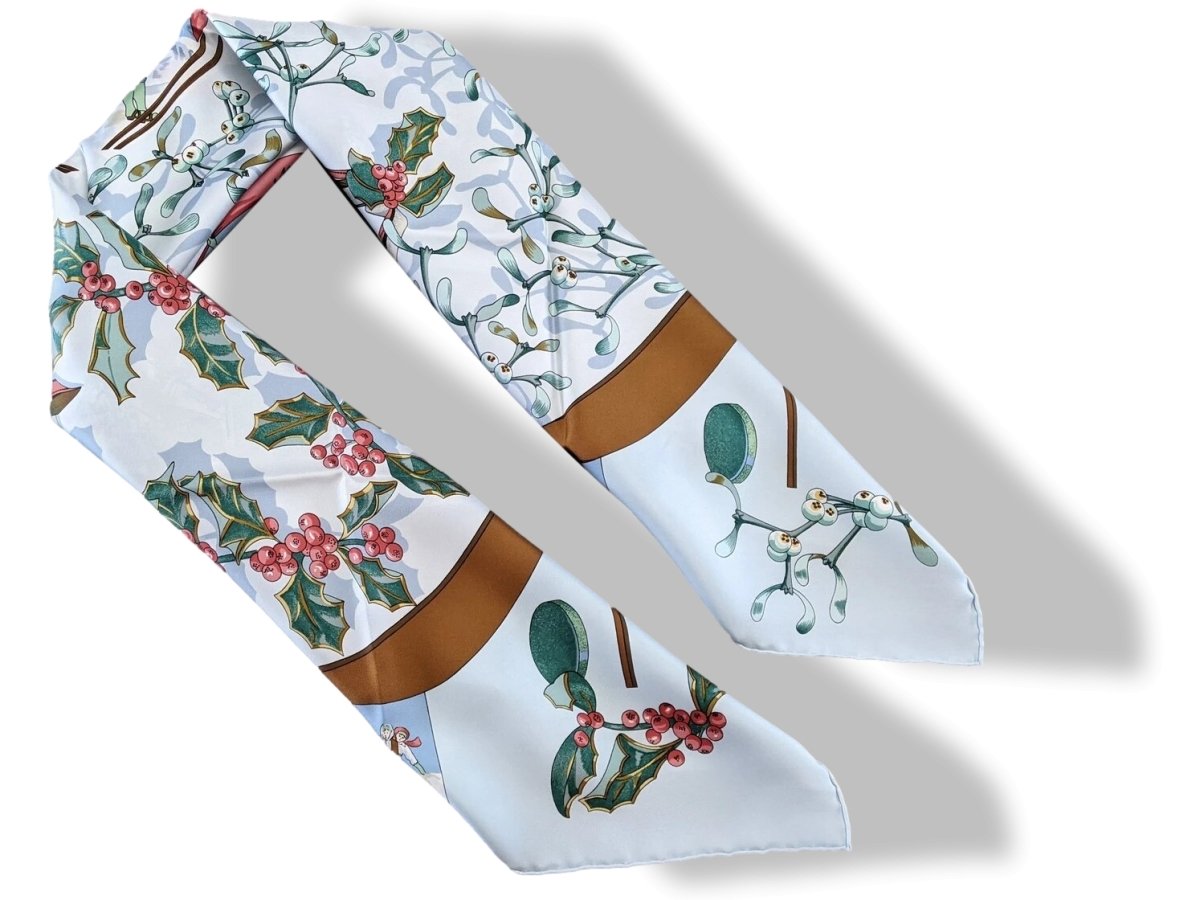 Hermes 2002 Bleu Clair/Blanc/Ciel NEIGE D'ANTAN by Caty Latham with Blanc Matt Overprint Twill 90, BNWT!