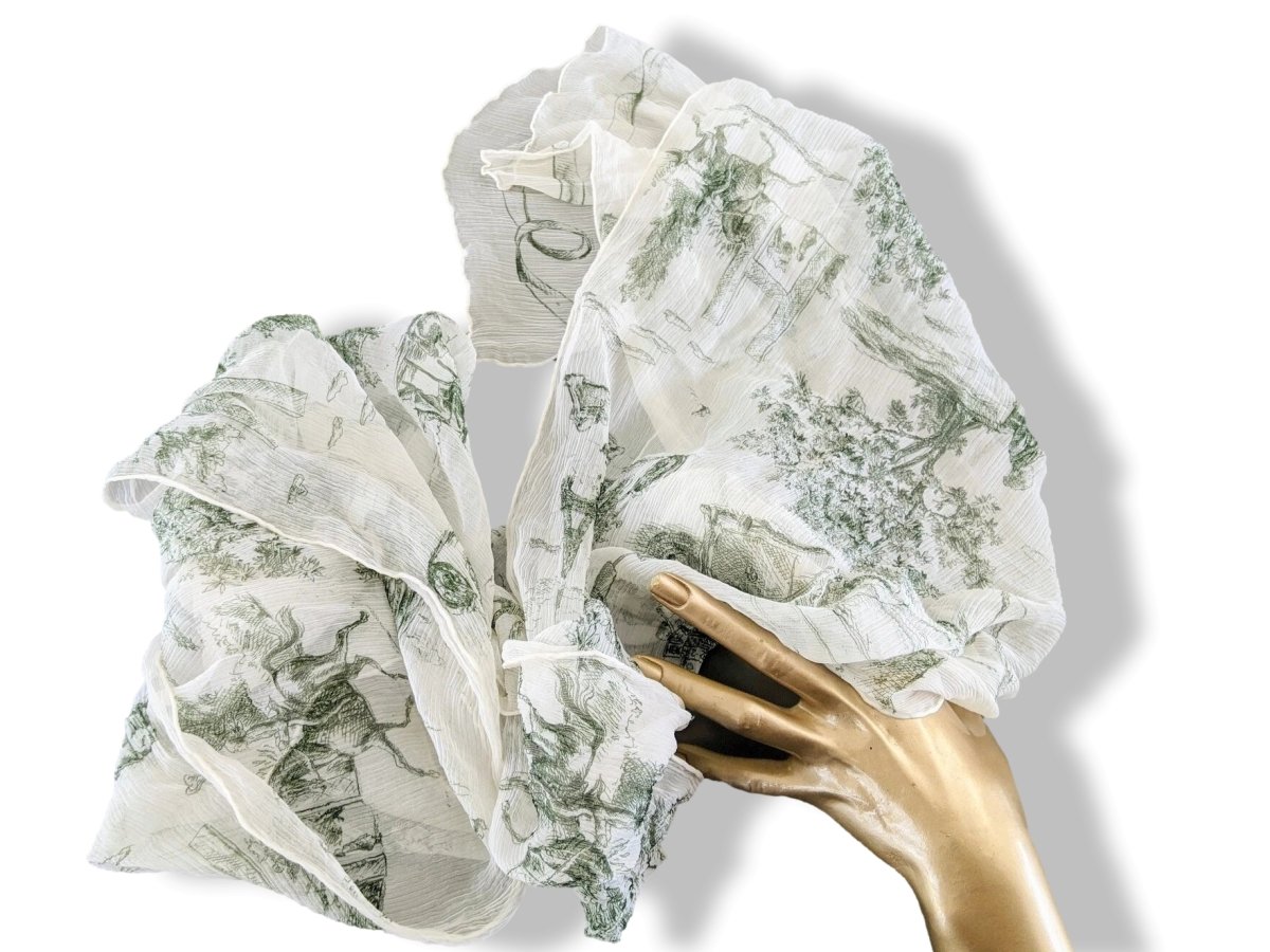 Hermes 2005 Blanc/Vert Foncé TOILE by Sophie de Seynes Mousseline Silk Etole Stole