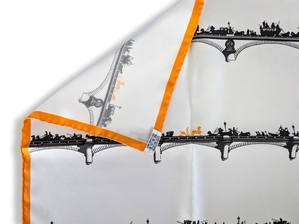 Hermes 2006 Orange/White Special Issue PARIS IN THE AIR - L'AIR DE PARIS Twill Gavroche 42cm, Box! - poupishop