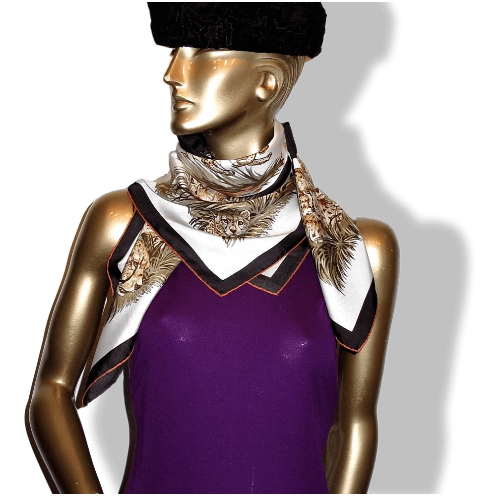 Hermes 2007 B/W Guepards by Robert Dallet Blanc Matte Overlay Twill Silk Scarf 90cm, New! - poupishop