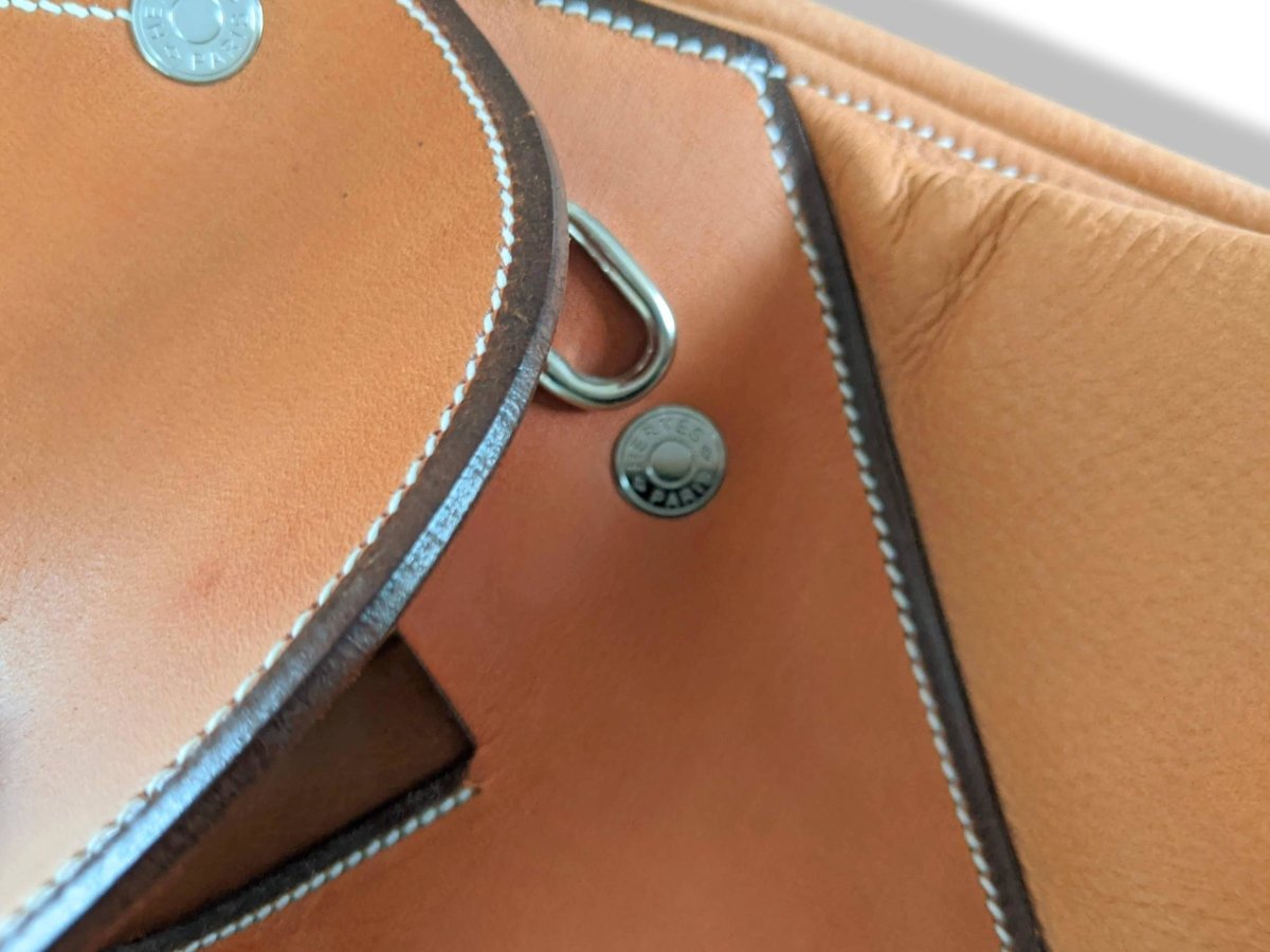 Hermes 2008 Pets Naturel/Sable Bull Calf CLASSIC ORIENTED JUMPING SADDLE, Sz 17" New! - poupishop