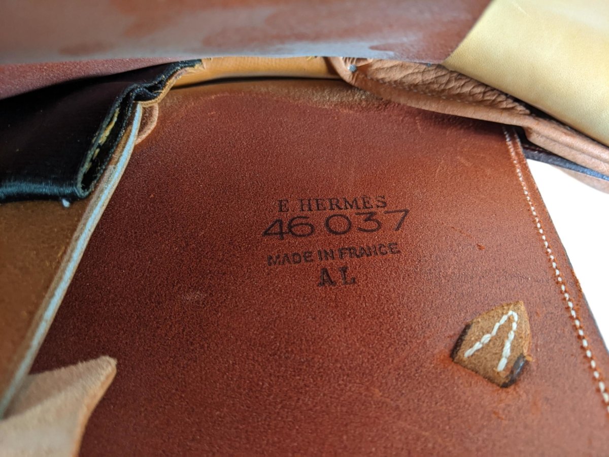 Hermes 2008 Pets Naturel/Sable Bull Calf CLASSIC ORIENTED JUMPING SADDLE, Sz 17" New! - poupishop
