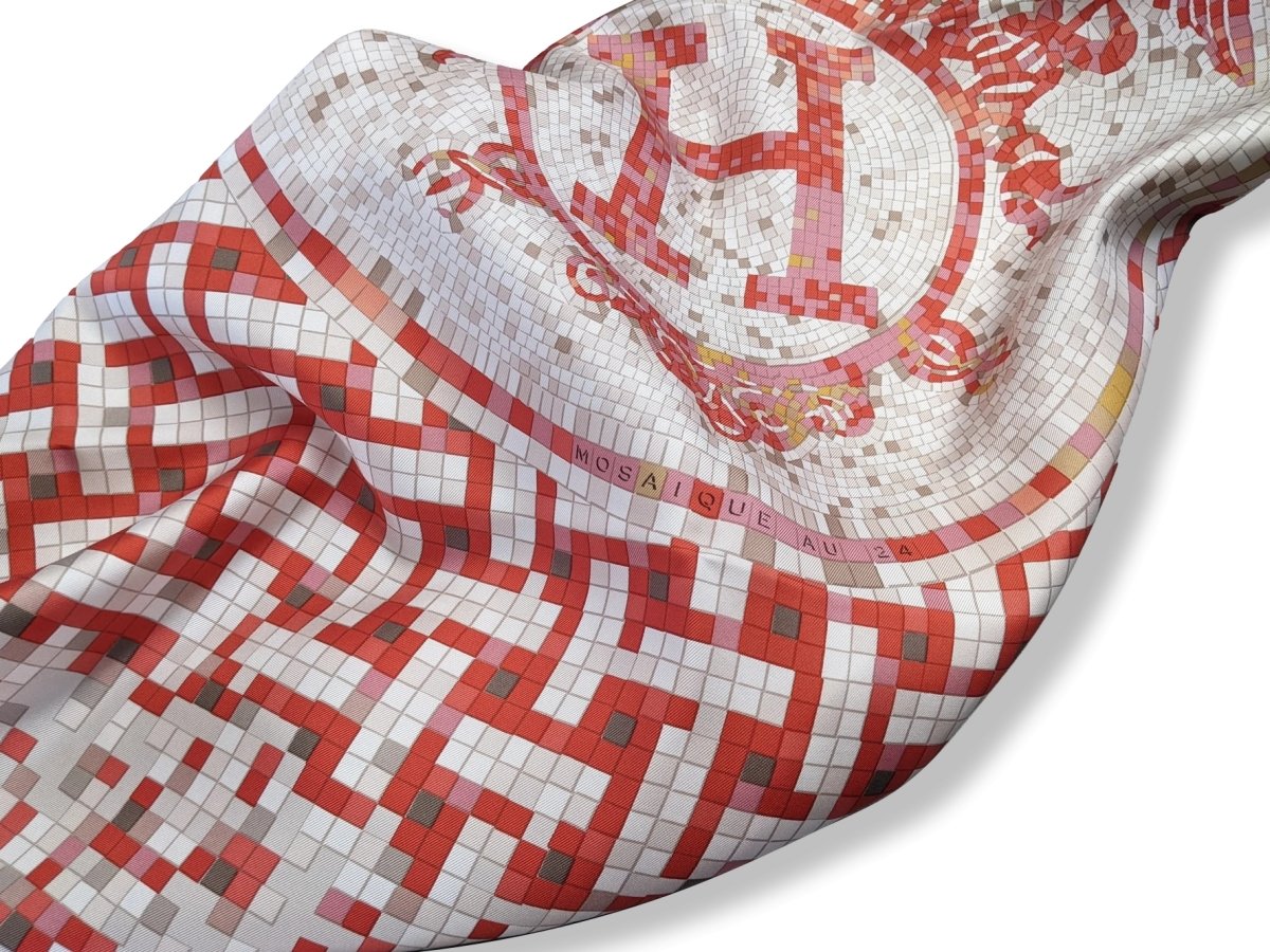Hermes 2008 Rouge/Mastic/Gris "Mosaique au 24 Faubourg" by Benoit Pierre Emery Twill 90, NIB!