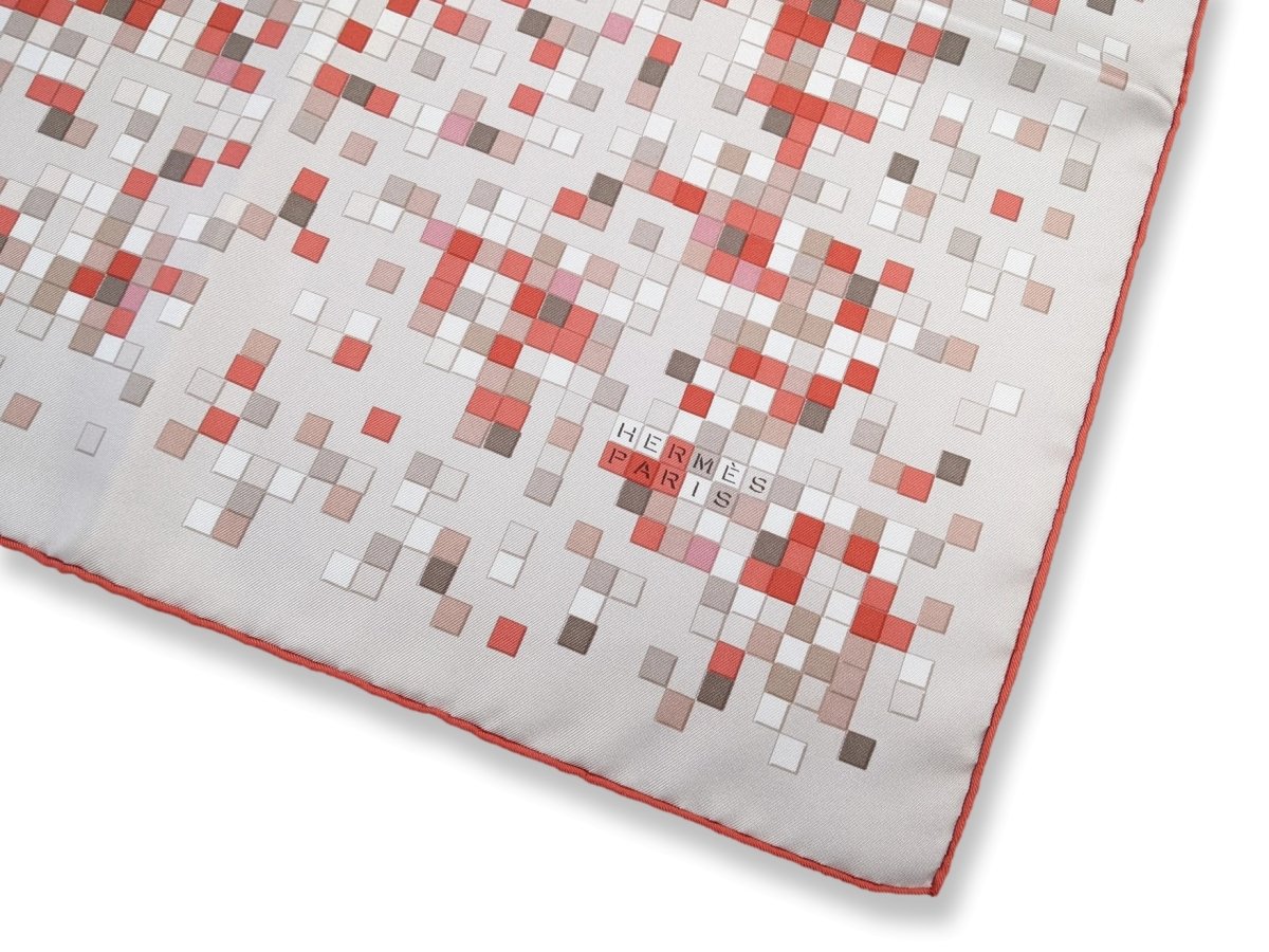 Hermes 2008 Rouge/Mastic/Gris "Mosaique au 24 Faubourg" by Benoit Pierre Emery Twill 90, NIB!