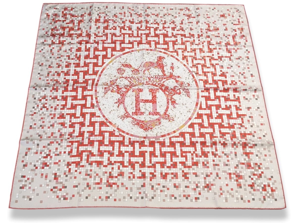 Hermes 2008 Rouge/Mastic/Gris "Mosaique au 24 Faubourg" by Benoit Pierre Emery Twill 90, NIB!