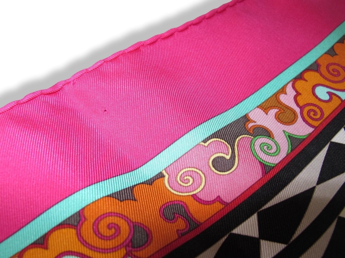 Hermes 2009 Fuchsia LA FEMME AUX SEMELLES DE VENT by Aline Honore Twill 90, Mint with Tiny Flaws!