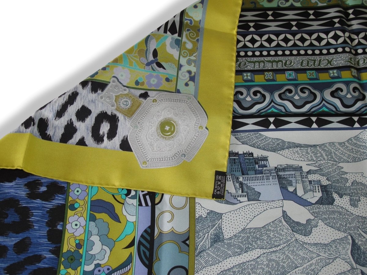 Hermes 2009 Gold/Blue/Noir LA FEMME AUX SEMELLES DE VENT by Aline Honore Twill 90, Mint!