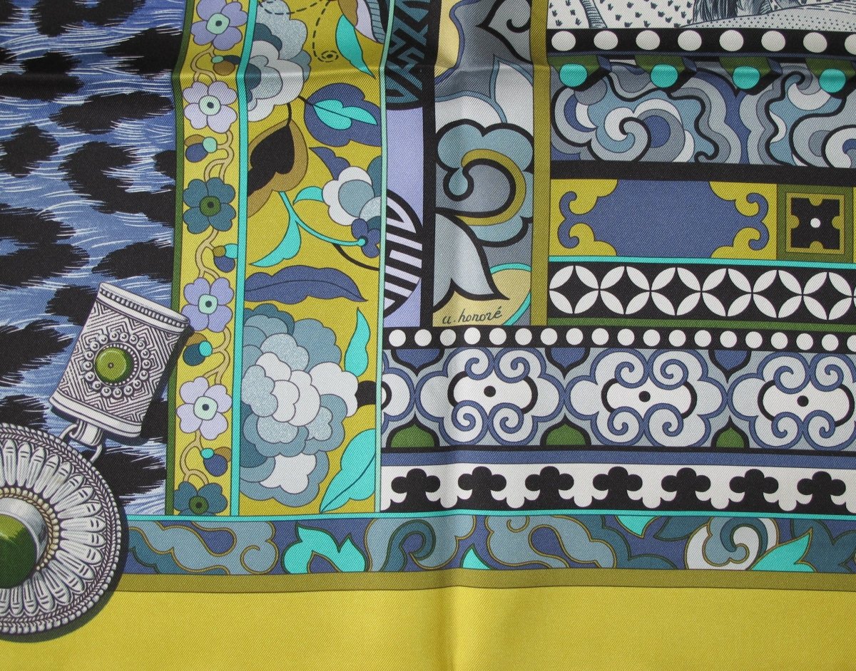 Hermes 2009 Gold/Blue/Noir LA FEMME AUX SEMELLES DE VENT by Aline Honore Twill 90, Mint!