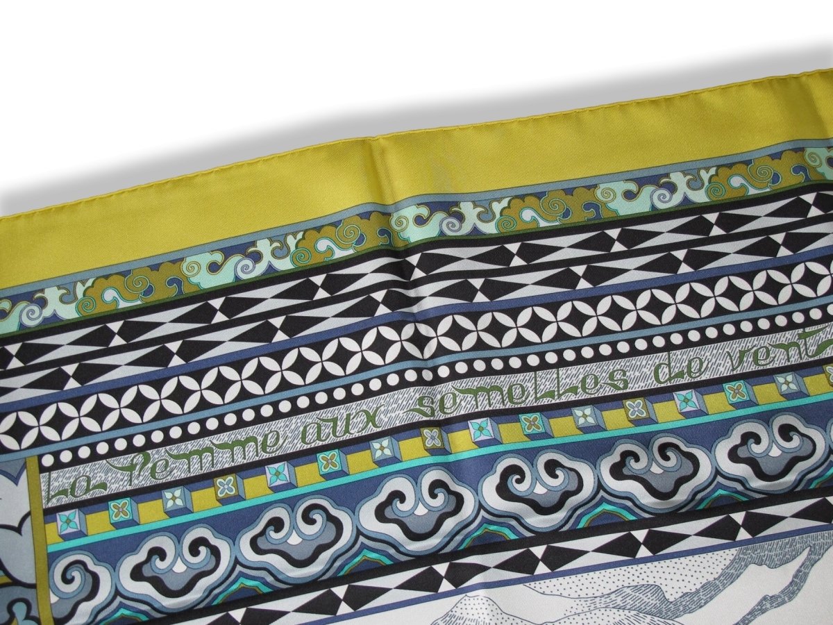 Hermes 2009 Gold/Blue/Noir LA FEMME AUX SEMELLES DE VENT by Aline Honore Twill 90, Mint!