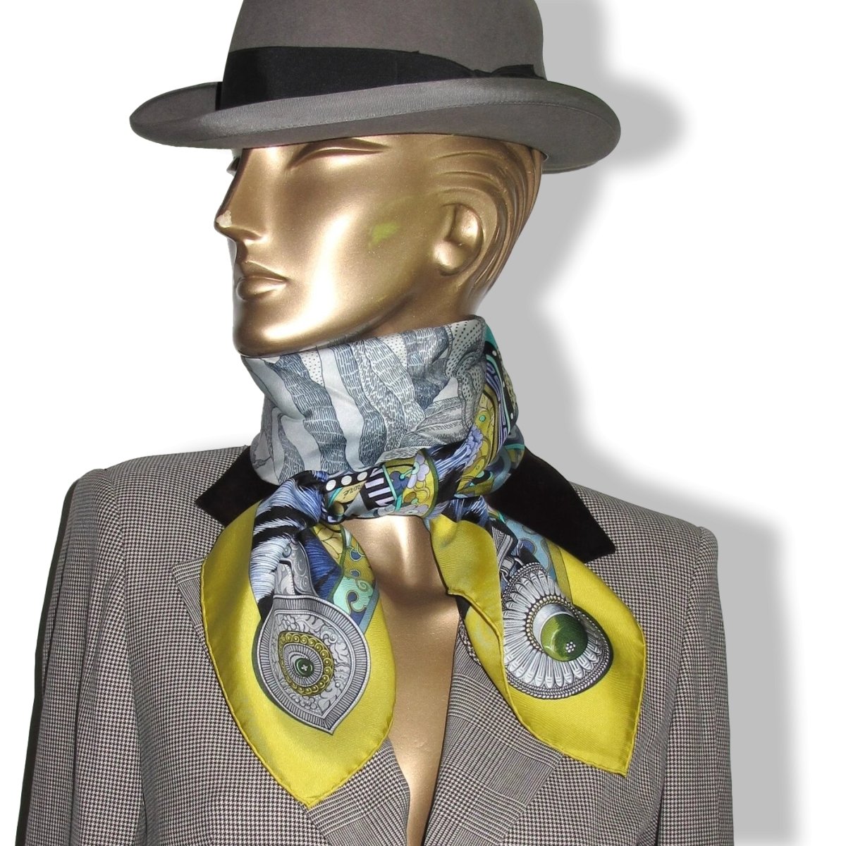 Hermes 2009 Gold/Blue/Noir LA FEMME AUX SEMELLES DE VENT by Aline Honore Twill 90, Mint!