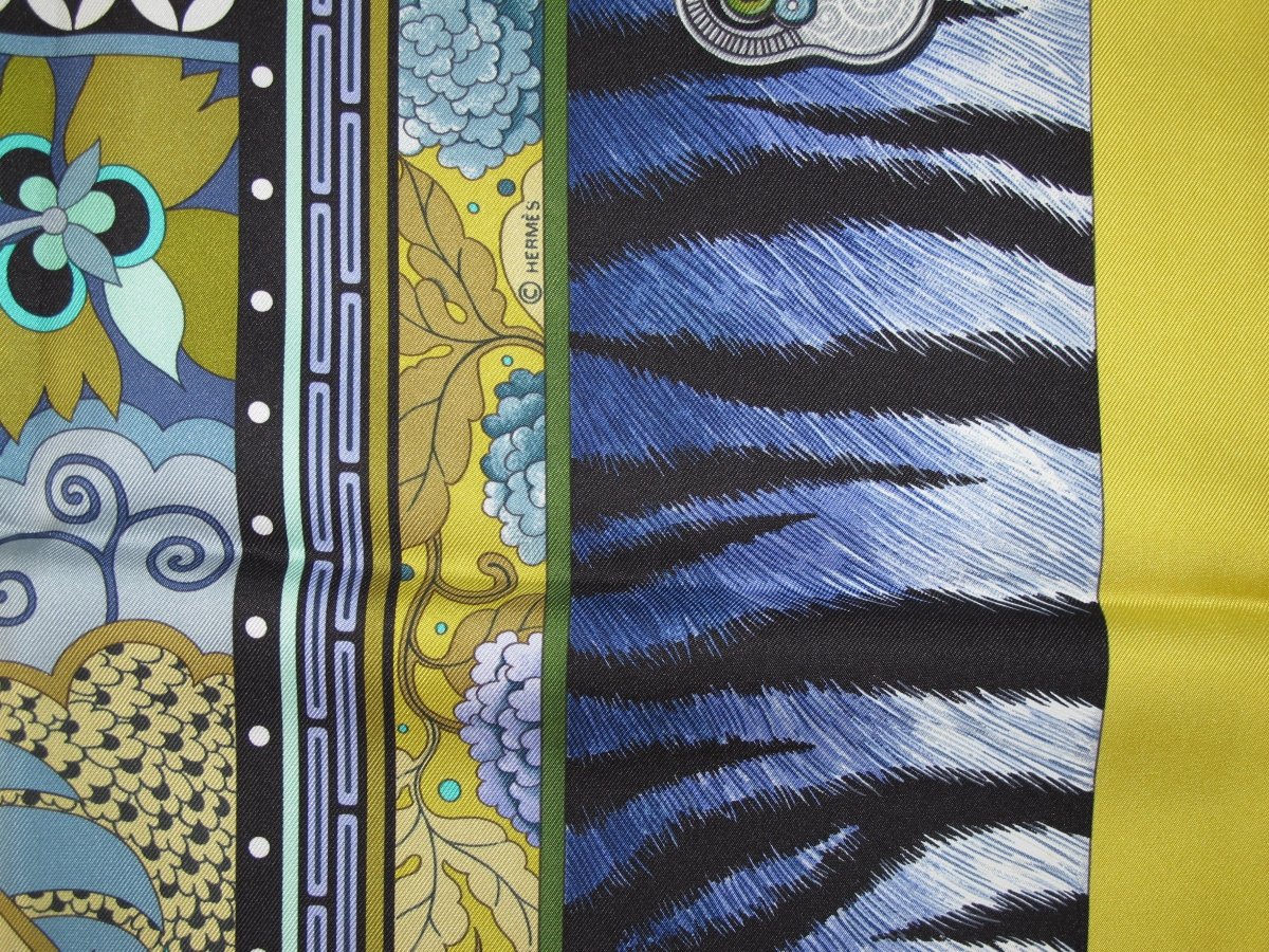 Hermes 2009 Gold/Blue/Noir LA FEMME AUX SEMELLES DE VENT by Aline Honore Twill 90, Mint!