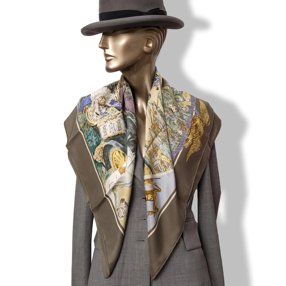 Hermes 2009 Taupe CONCOURS D'ELEGANCE, 1885 LIMOUSINES DE VOYAGE by Kermit Oliver Blanc Matte Overlay Twill 90cm - poupishop