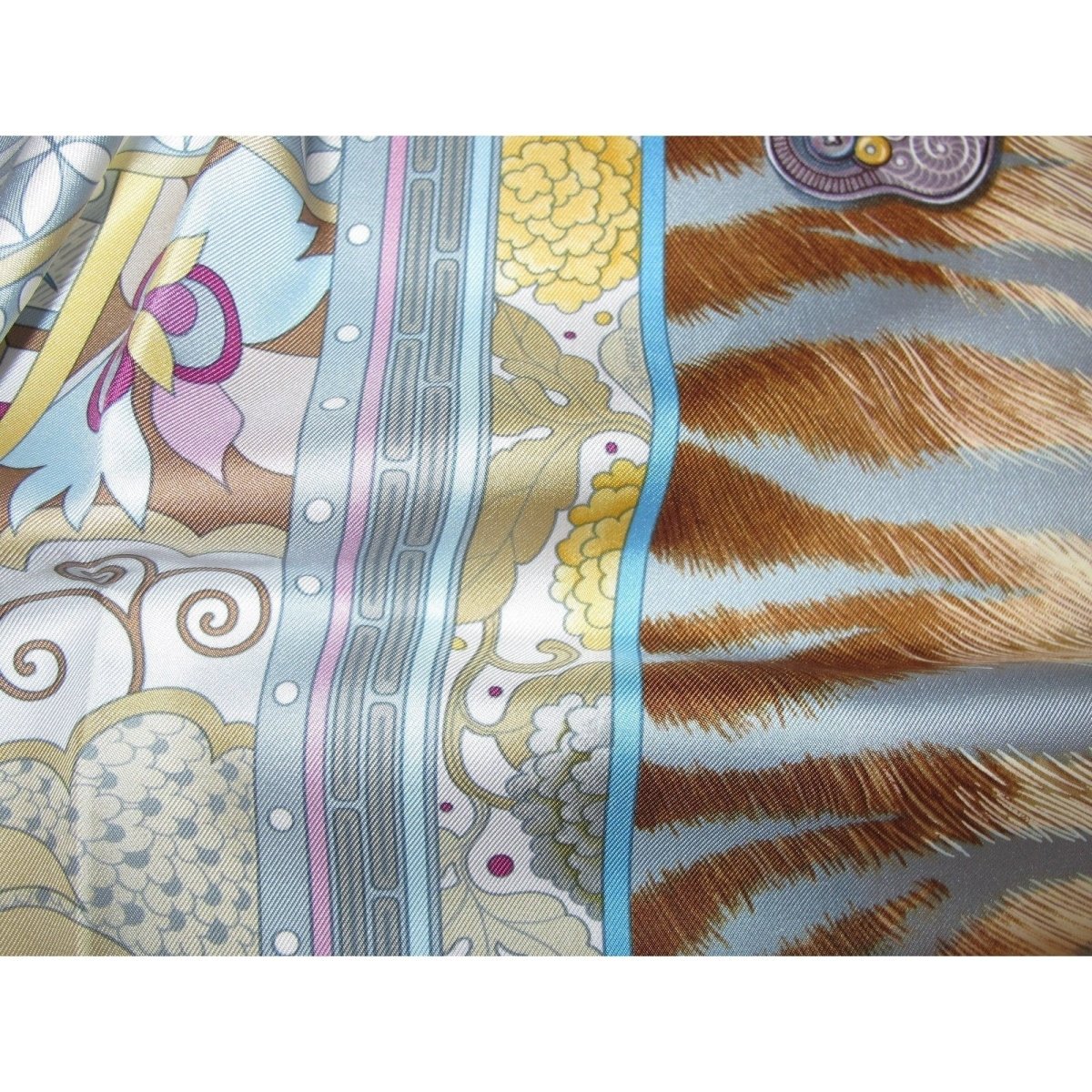 Hermes 2009 White, Bleu acier, Rose La Femme aux semelles de Vent Twill 90cm - poupishop