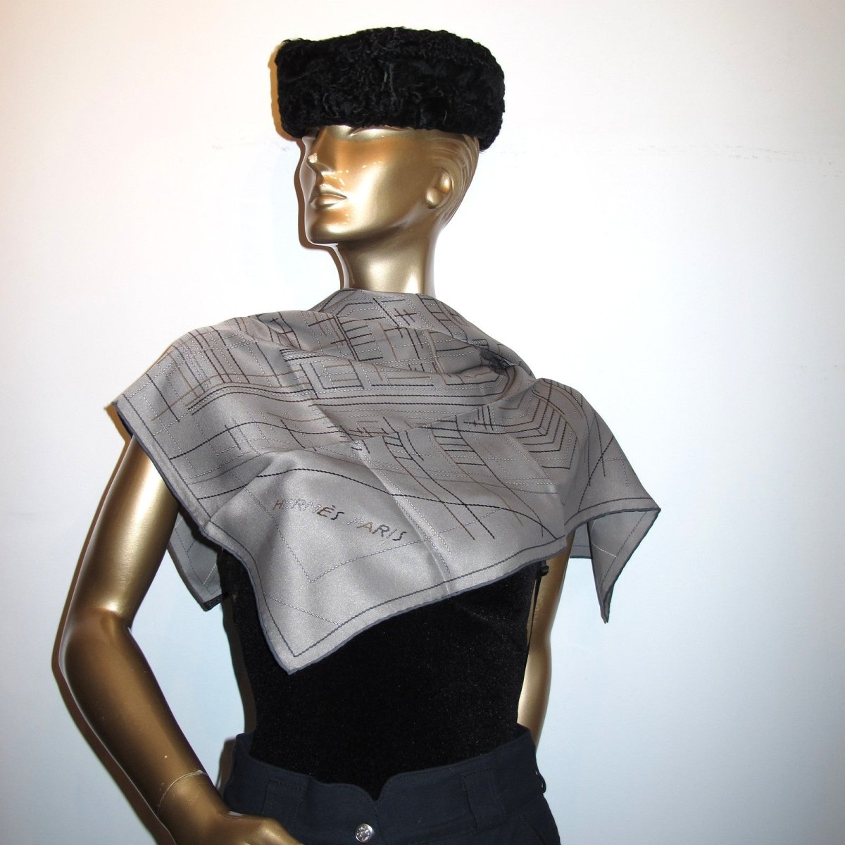 Hermes 2010 Etoupe Pique Sellier Vintage Silk 70, Mint! - poupishop