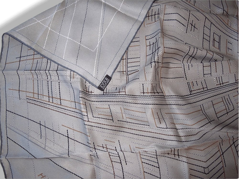 Hermes 2010 Etoupe Pique Sellier Vintage Silk 70, Mint! - poupishop