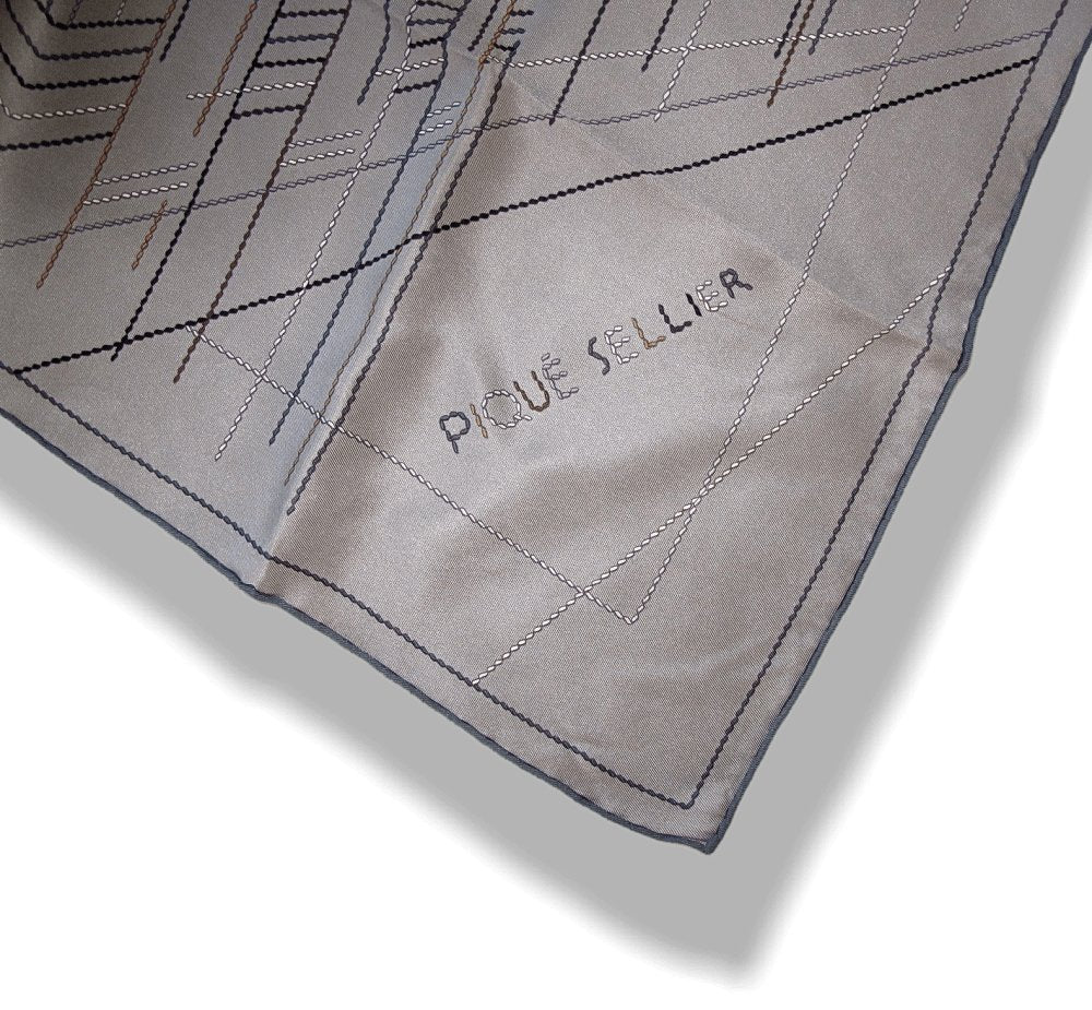 Hermes 2010 Etoupe Pique Sellier Vintage Silk 70, Mint! - poupishop