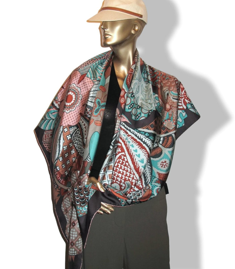 Hermes 2011 Ebene/Pink/Green FLEURS D'INDIENNES by Aline Honoré Twill Silk 140 Scarf Shawl