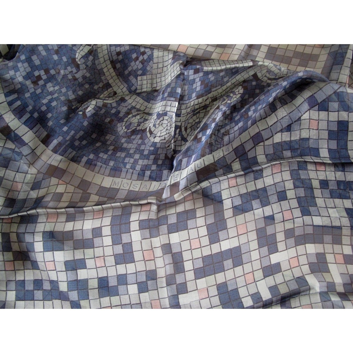 Hermes Mosaique au 24 Faubourg by Benoit Pierre Emery Mousseline 140
