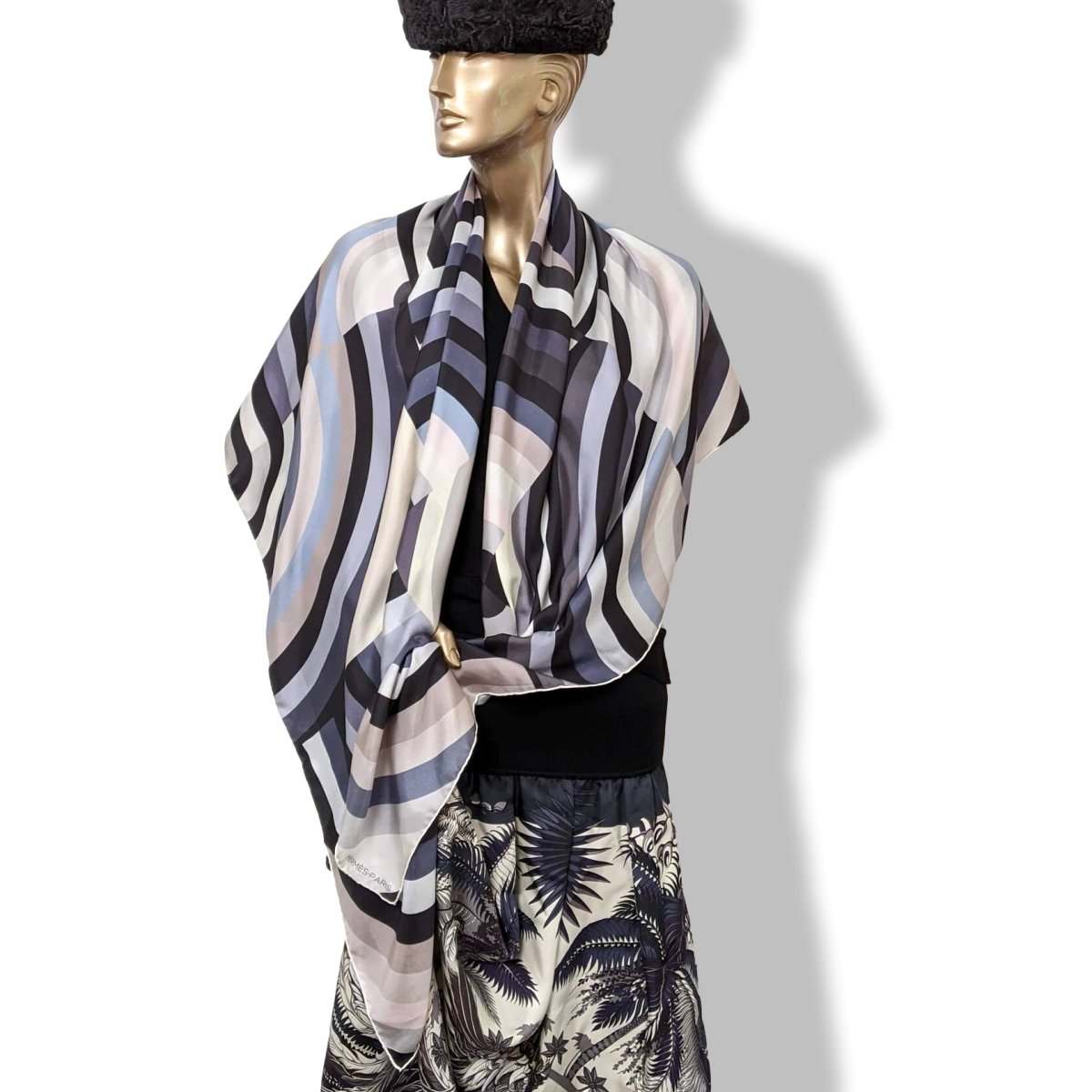 Hermes 2011 Noir/Gris/Blanc MARCELINA by Natalie Rich-Fernandez Summer Silk Carre Geant 140 cm