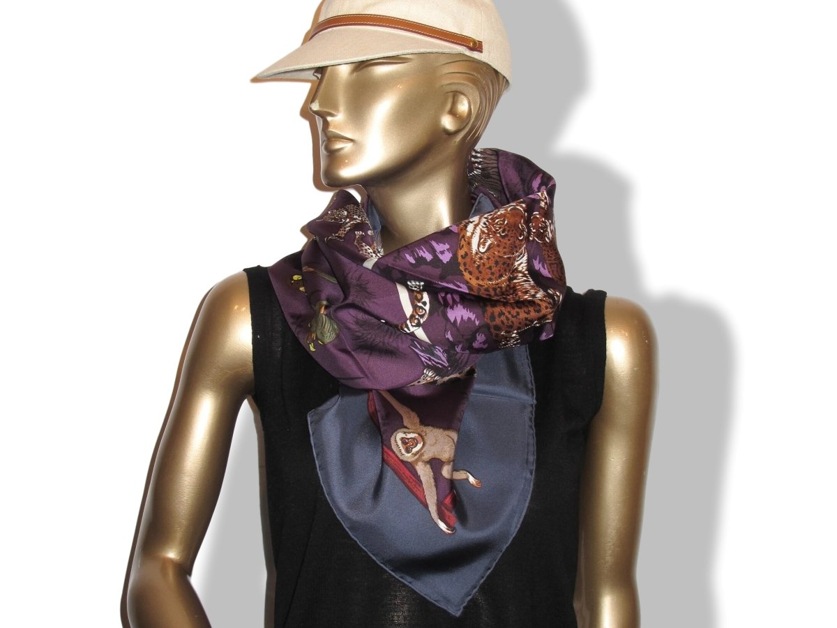 Hermes 2012 Bleu-Gris/Violet TENDRESSE FELINE by Robert Dallet Blanc Matt Overprint Twill 90, New!