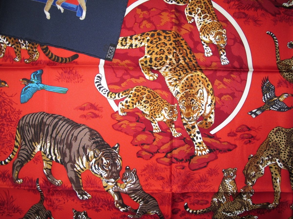 Hermes Tendresse Feline by Robert Dallet Blanc Matt Overprint Twill 90