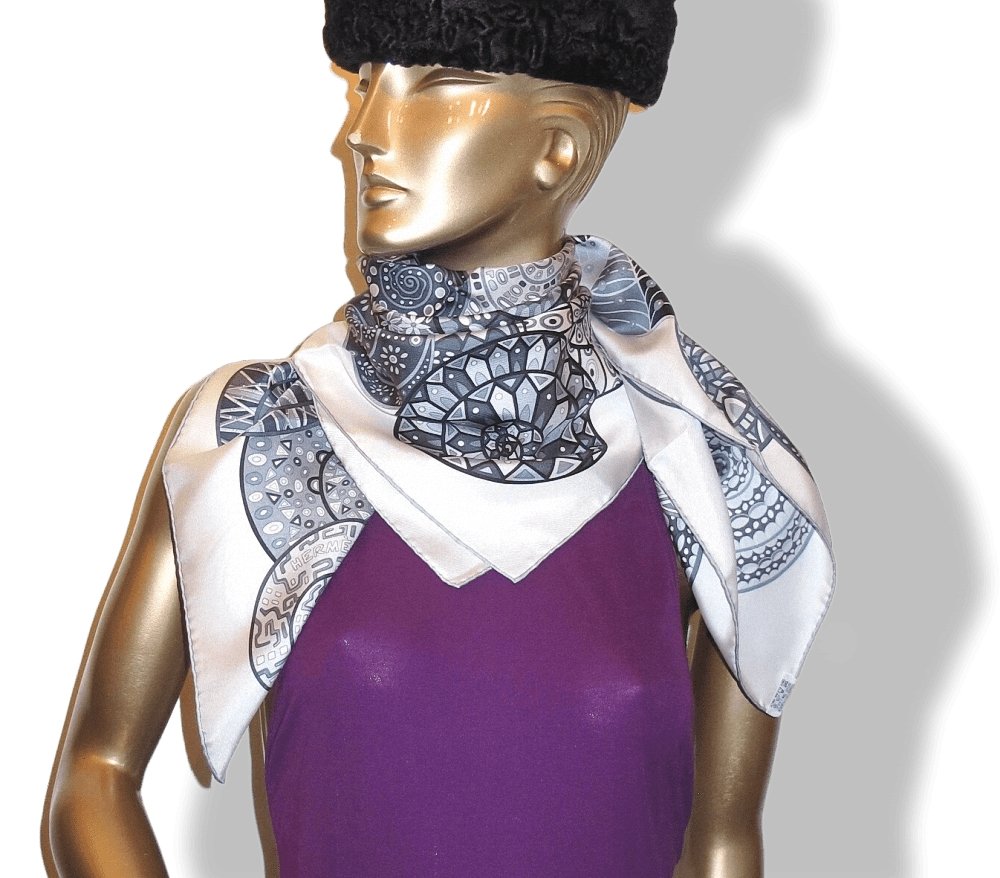 Hermes Reves D'Escargots by Christine Henry Twill 90