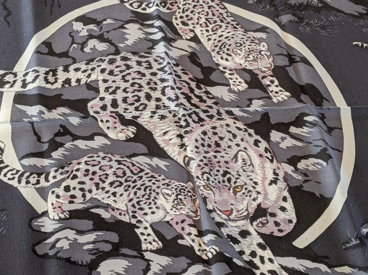 Hermes 2012 TENDRESSE FELINE by Robert Dallet Cashmere Shawl 140, New!