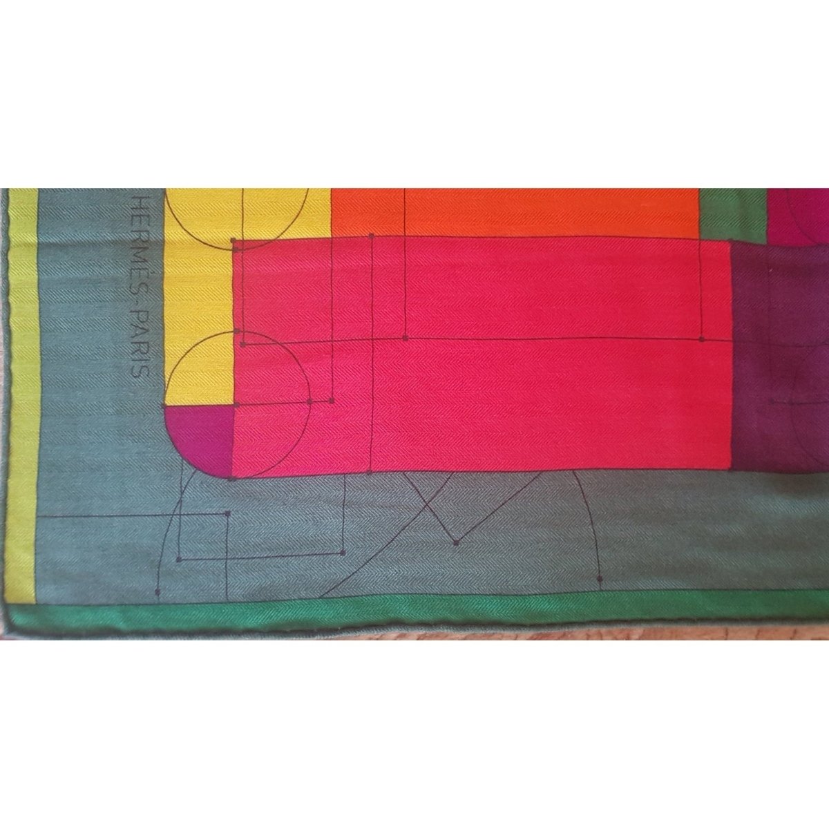 Hermes 2013 CW04 Almond Green, Fuchsia, Orange Echec au Roi Cashmere 140, NIB! - poupishop
