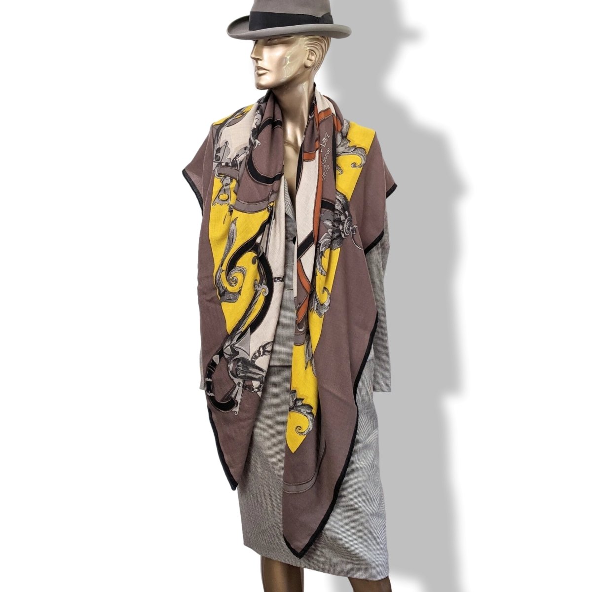 Hermes 2013 Marron/Jaune/Naturel L'INSTRUCTION DU ROY Cashmere 140, GRAIL, Mint! - poupishop