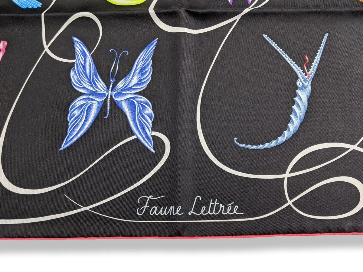 Hermes 2014 Noir/Blanc/Rouge FAUNE LETTREE by Florence Manlik Twill 90