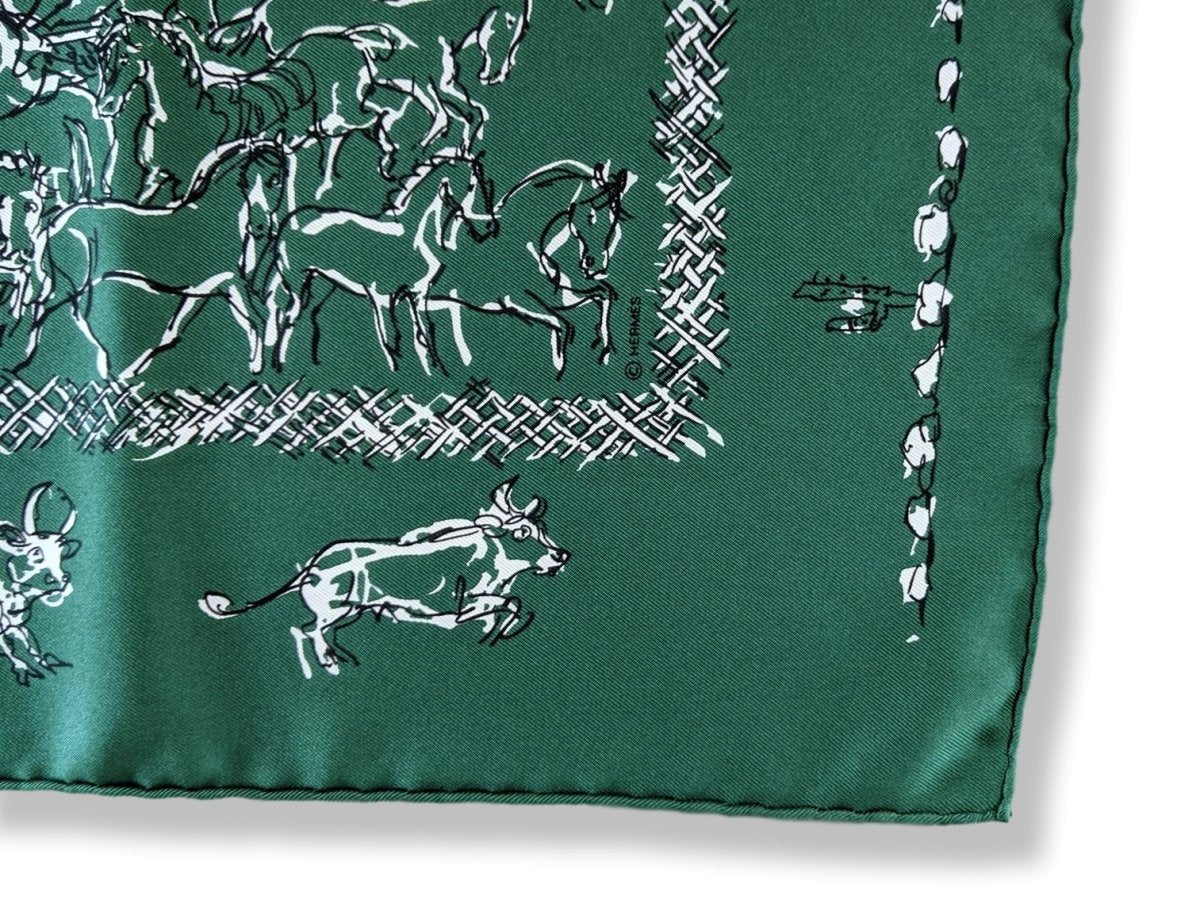 Hermes Green/White RANCH BANDANA by Philippe Dumas Twill Silk Carre 55, Mint!