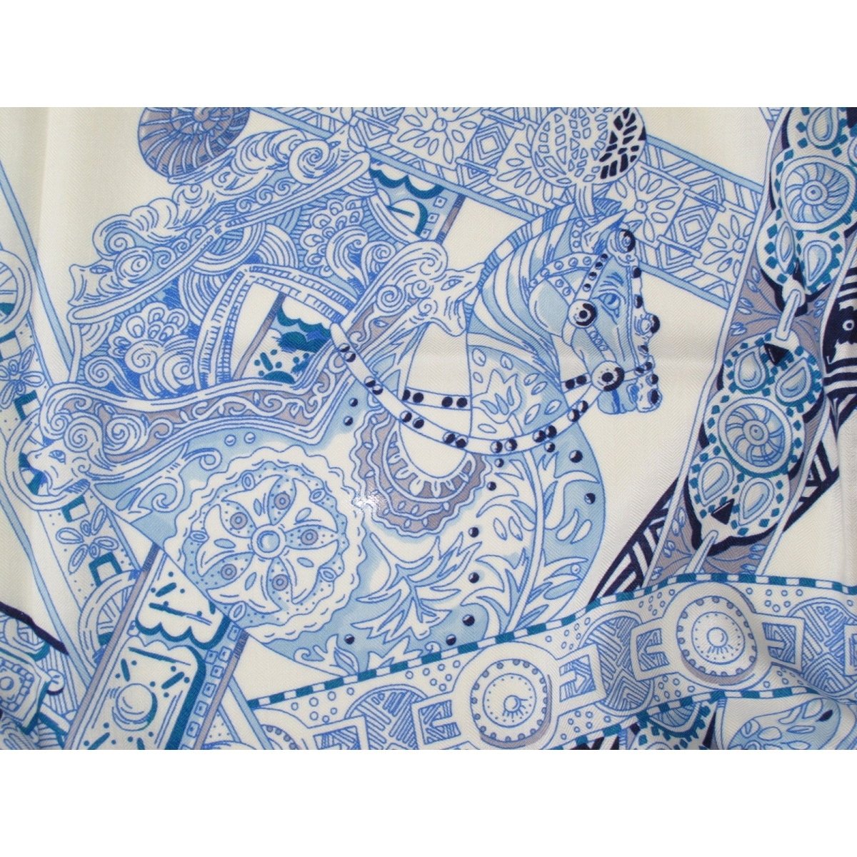   Hermes 2014 White Blue Le Songe de la Licorne by Annie Faivrre Cashmere Shawl 140