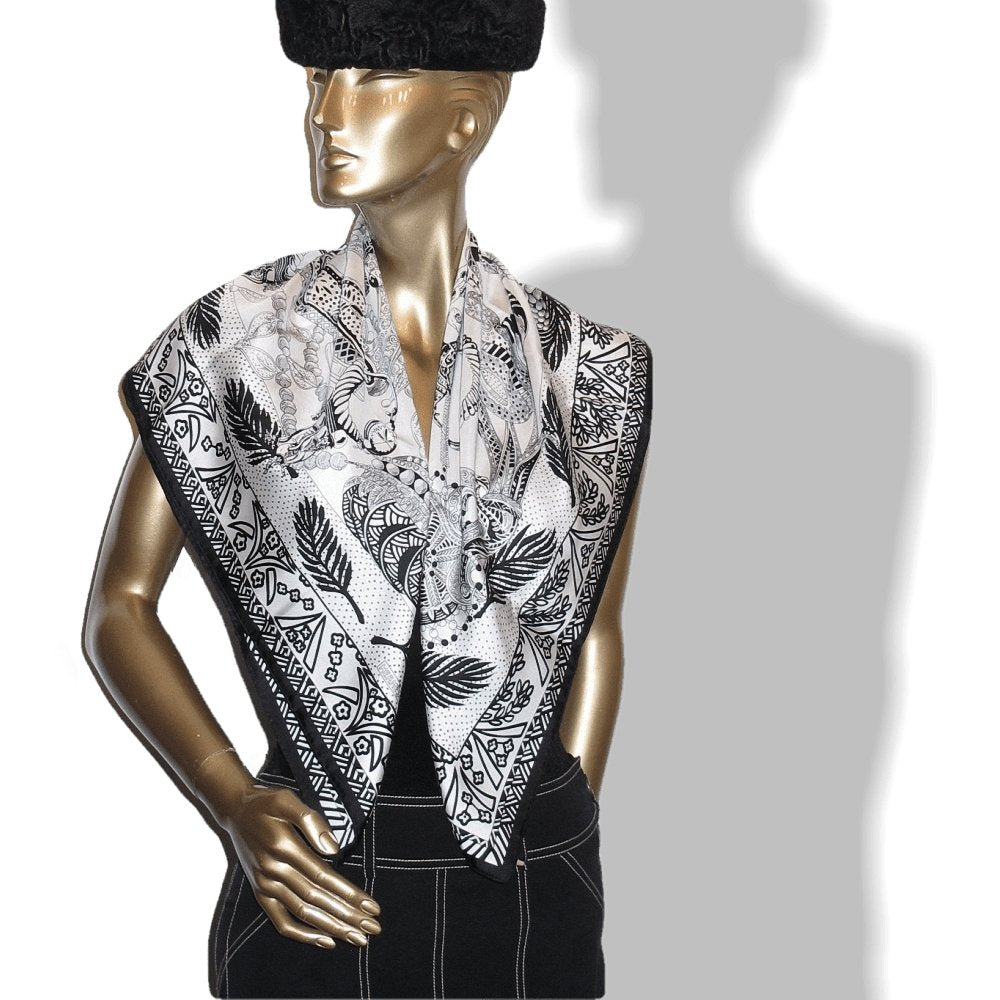 Hermes 2015 Black White Zenobie Reine de Palmyre by Annie Faivre